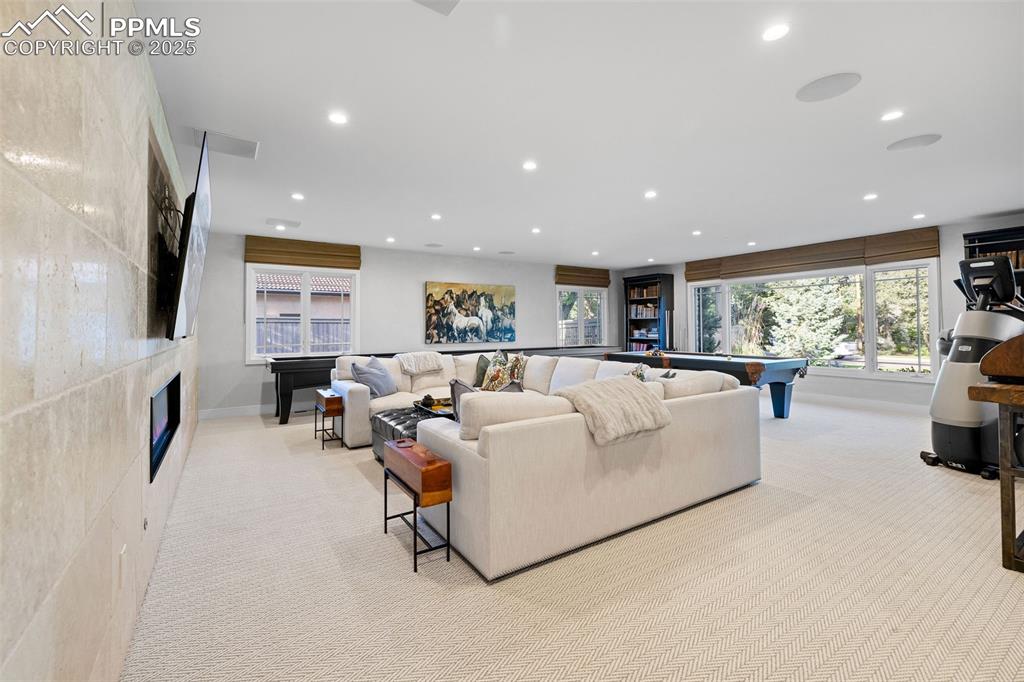 18 2nd Street photo 3