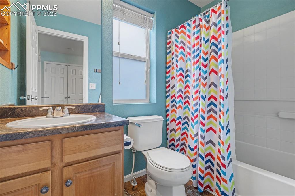 Upper-Level Full Bathroom