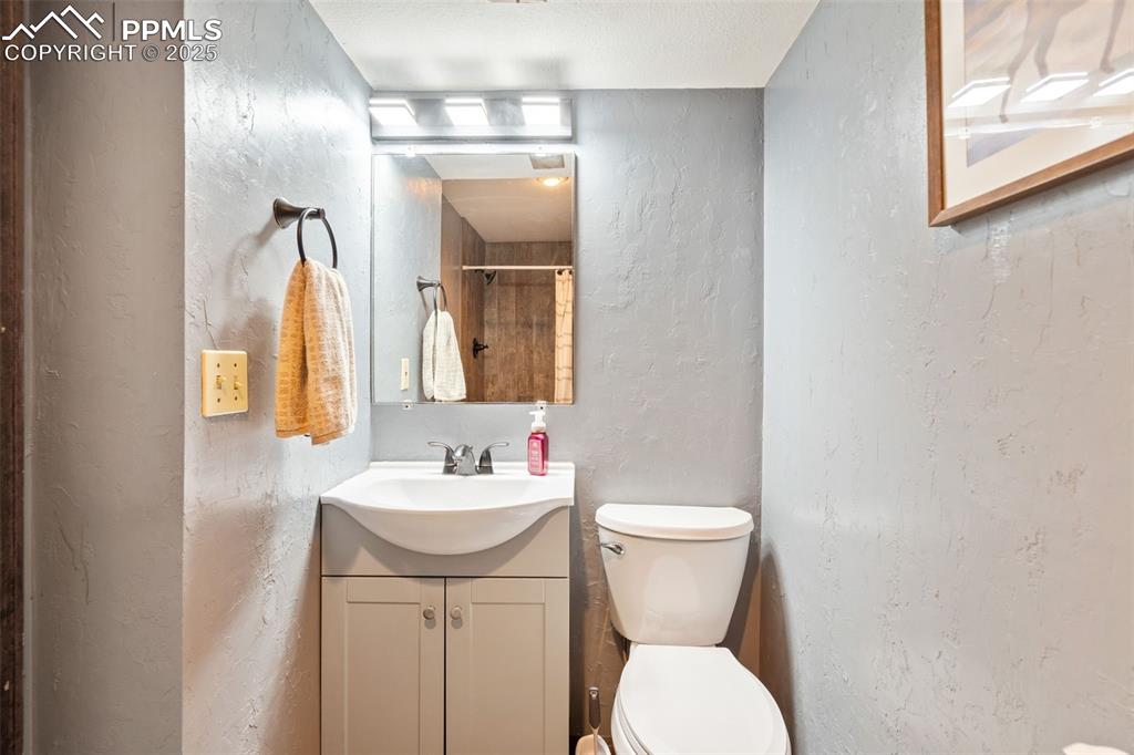 3/4 Bath with nice oversized tile shower!