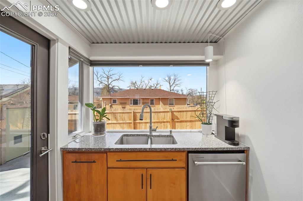Oversized Windows over Kitchen Sink