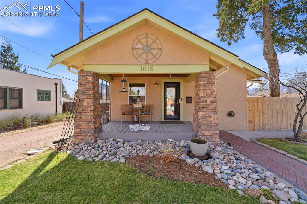 1013 E Willamette Avenue photo 3