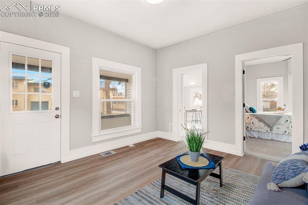 112 S Limit Street photo 2