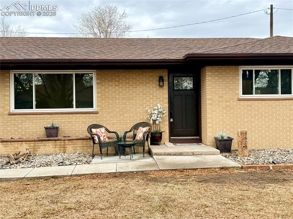 1608 Mount View Lane photo 2