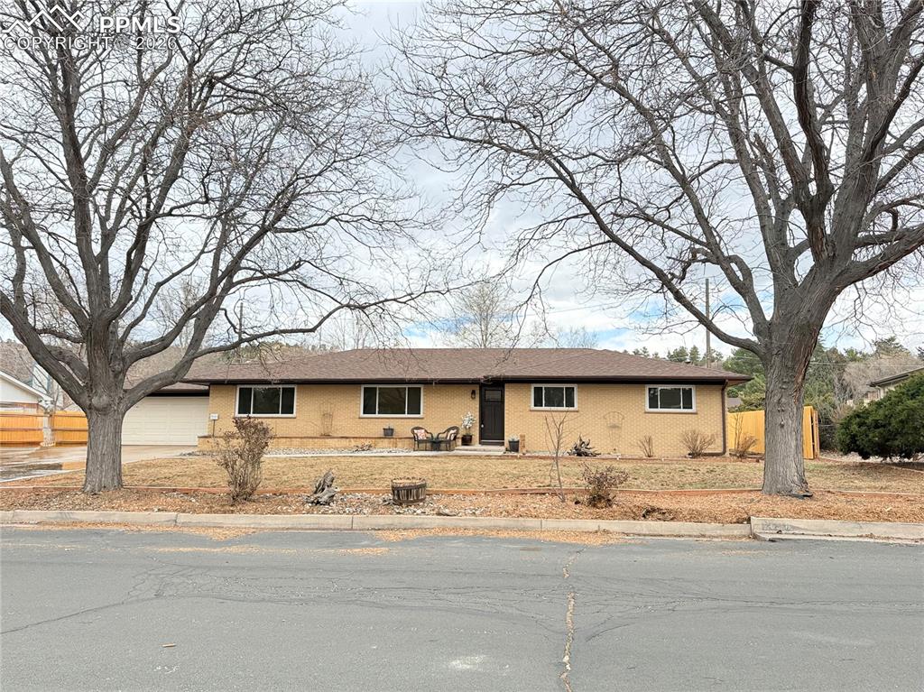 1608 Mount View Lane photo 3