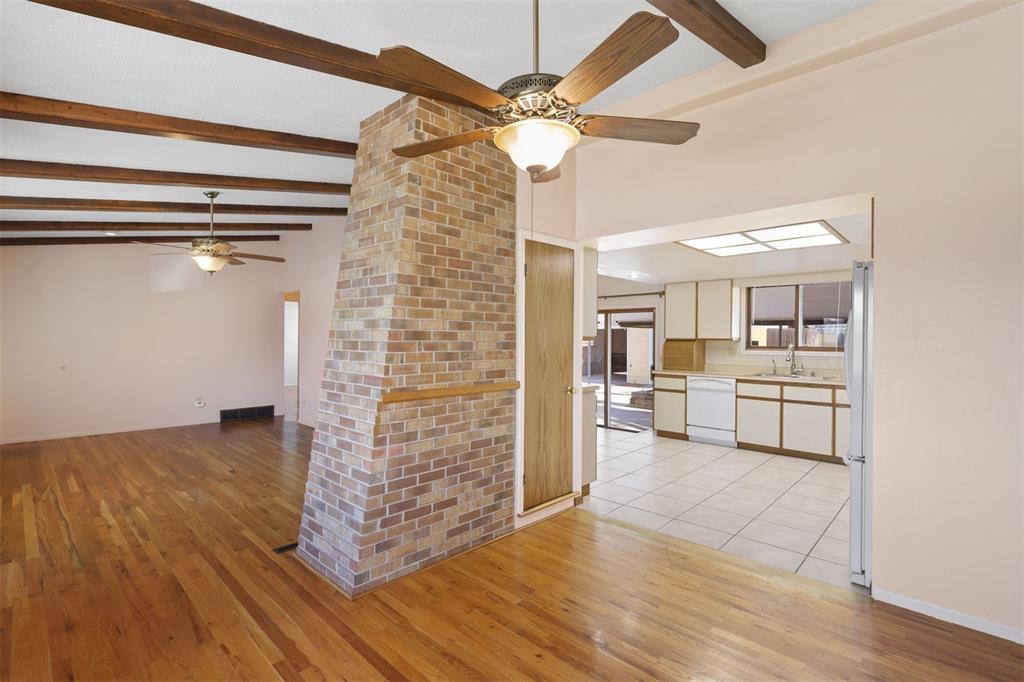 718 Querida Drive photo 2