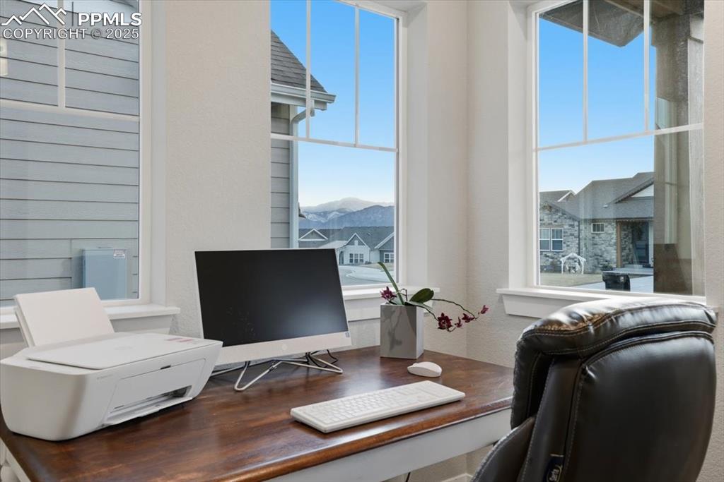 Check out that Pikes Peak view! 