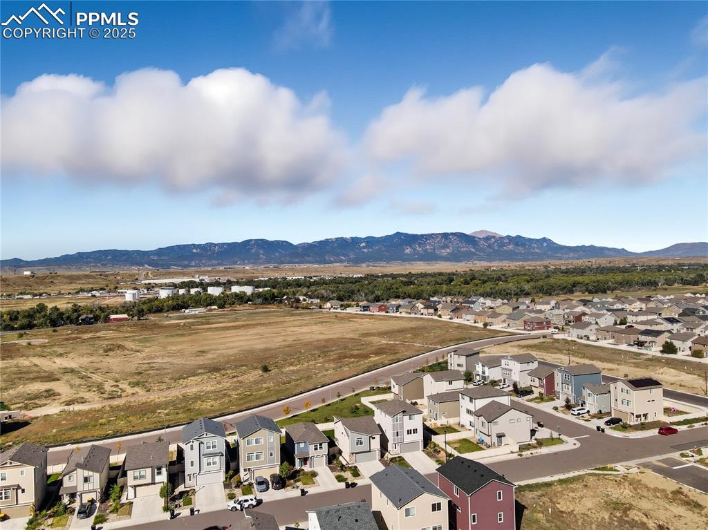 CLOSE TO CLUBHOUSE WITH FITNESS CENTER AND POOL. 