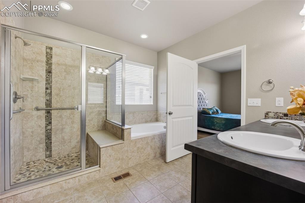 8726 Meadow Wing Circle