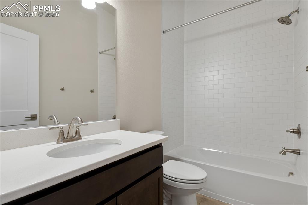 Full main level bath