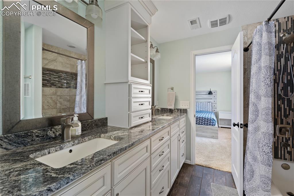 Lower Primary w/custom tile tub surround!