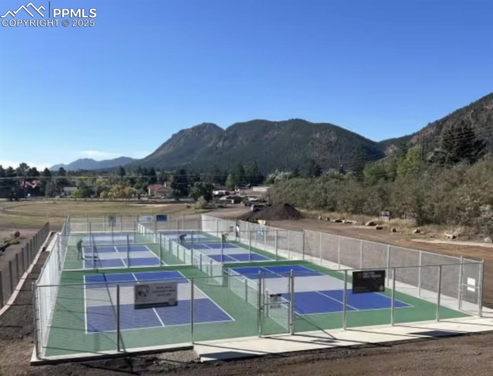 Walk to the pickleball courts!  Unlimited year-round recreation!