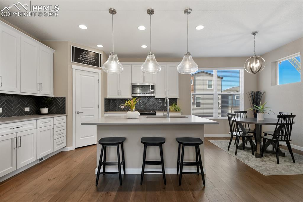 Kitchen & Dining Areas