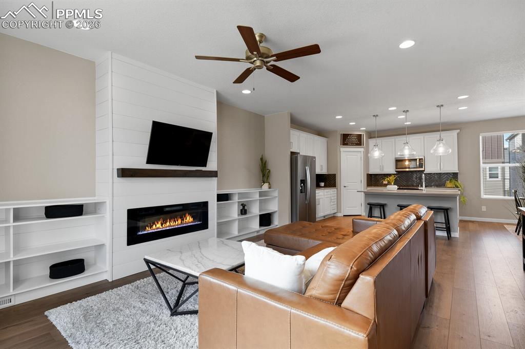 6843 LILY MOUNTAIN Lane photo 3