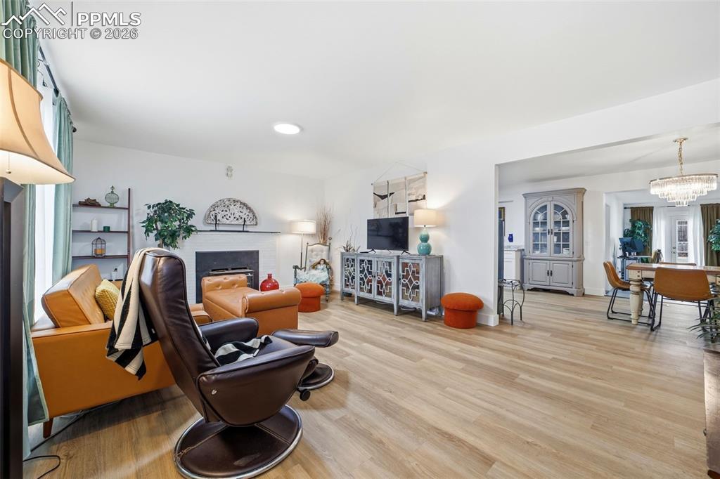 553 Marquette Drive photo 3