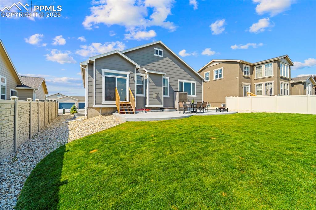 Even the back of this home has main-character energy.