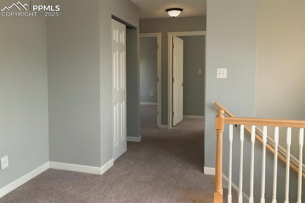 Main level hallway to bedrooms