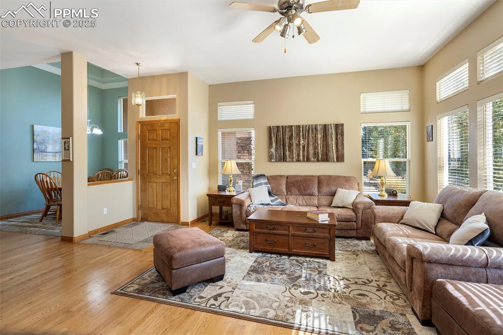 The tiled entry opens to a lovely 
great room awash in natural light.