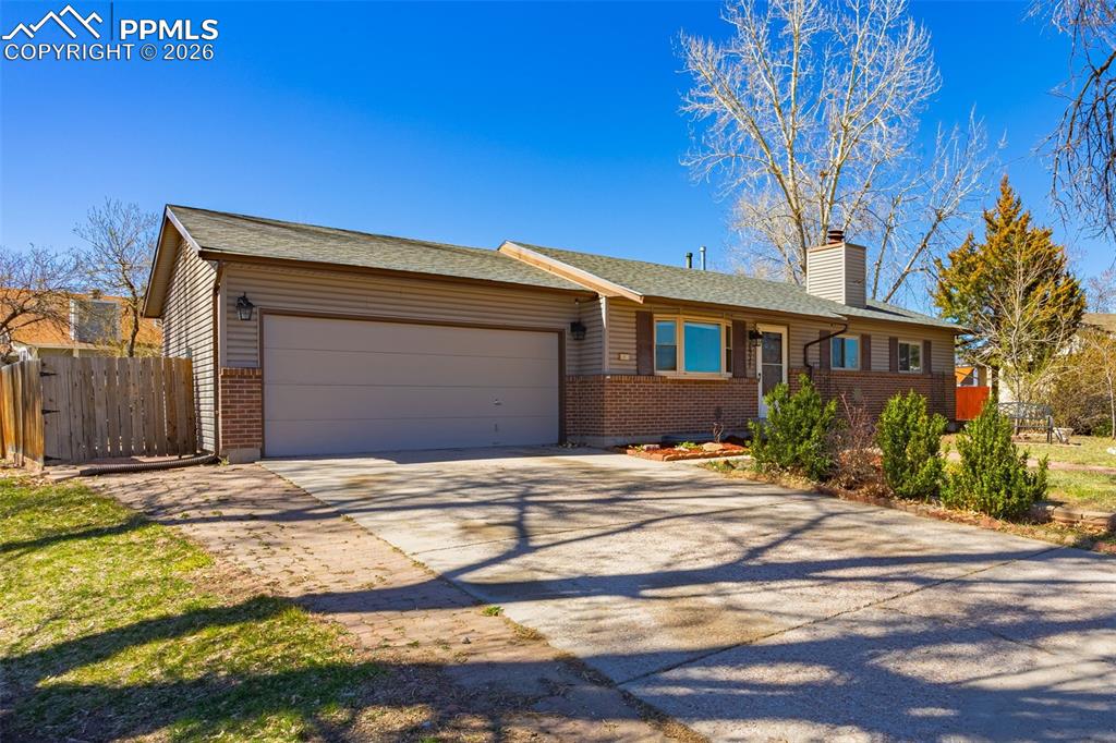 2937 Banjo Drive photo 2