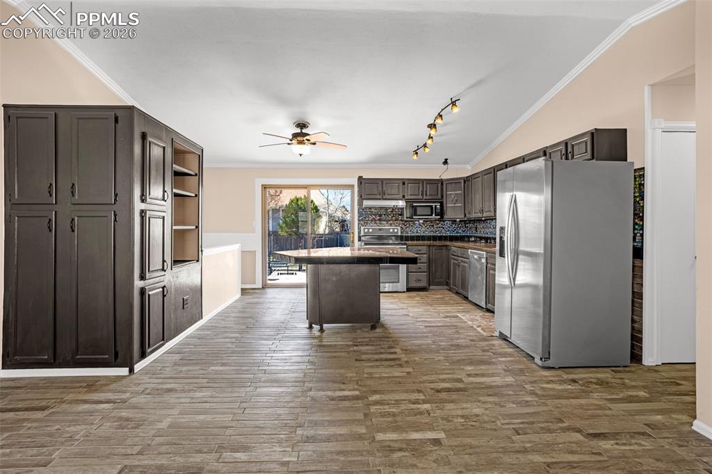 2937 Banjo Drive photo 3