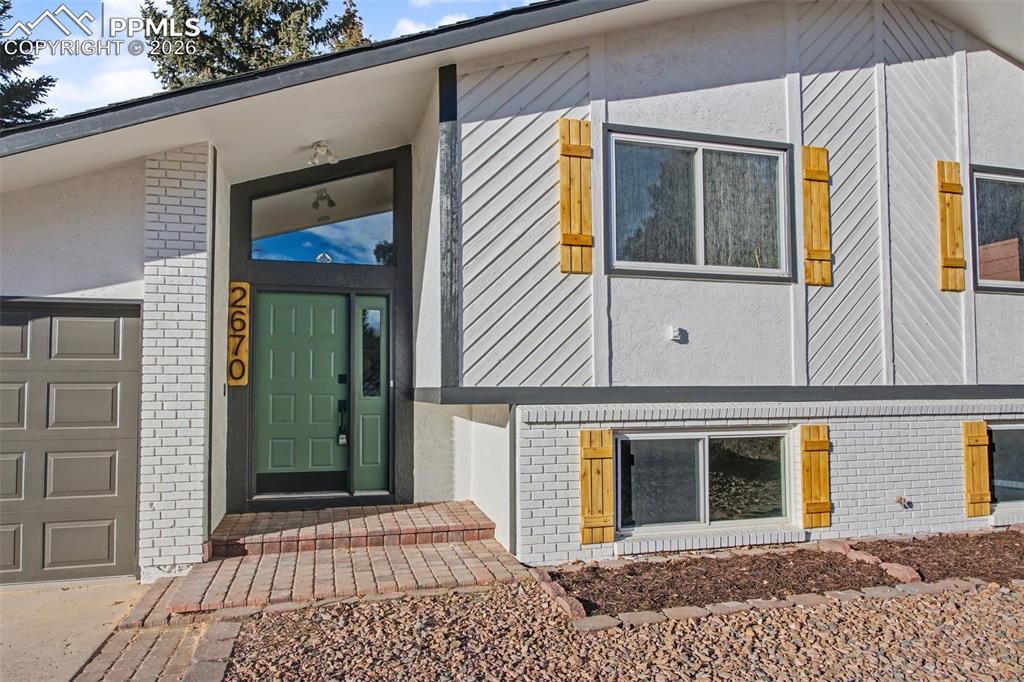 2670 Roundtop Drive photo 3