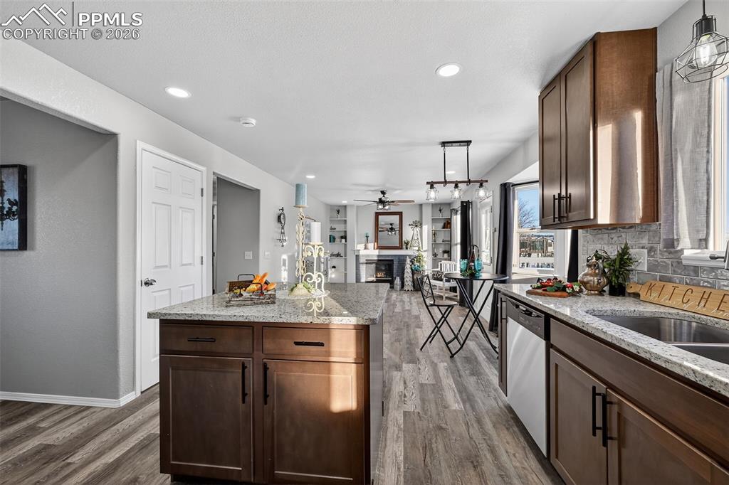 Looking at the family room from the kitchen. 