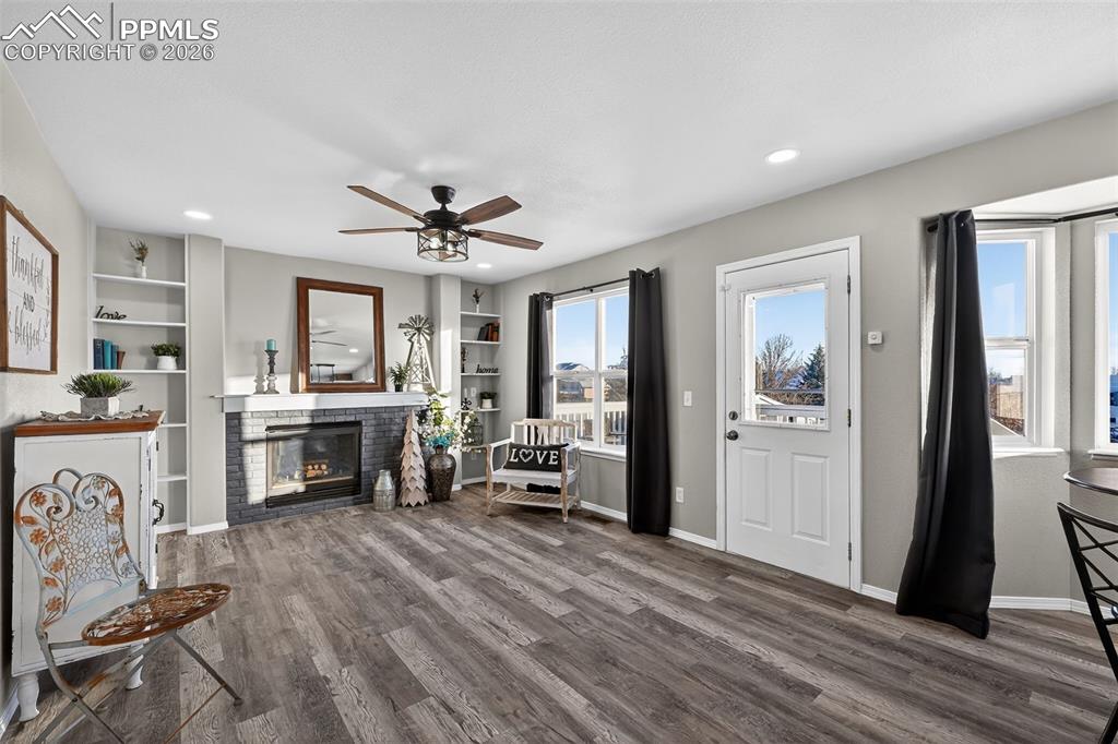 A gas fireplace and built in bookshelves. So much room for entertaining.