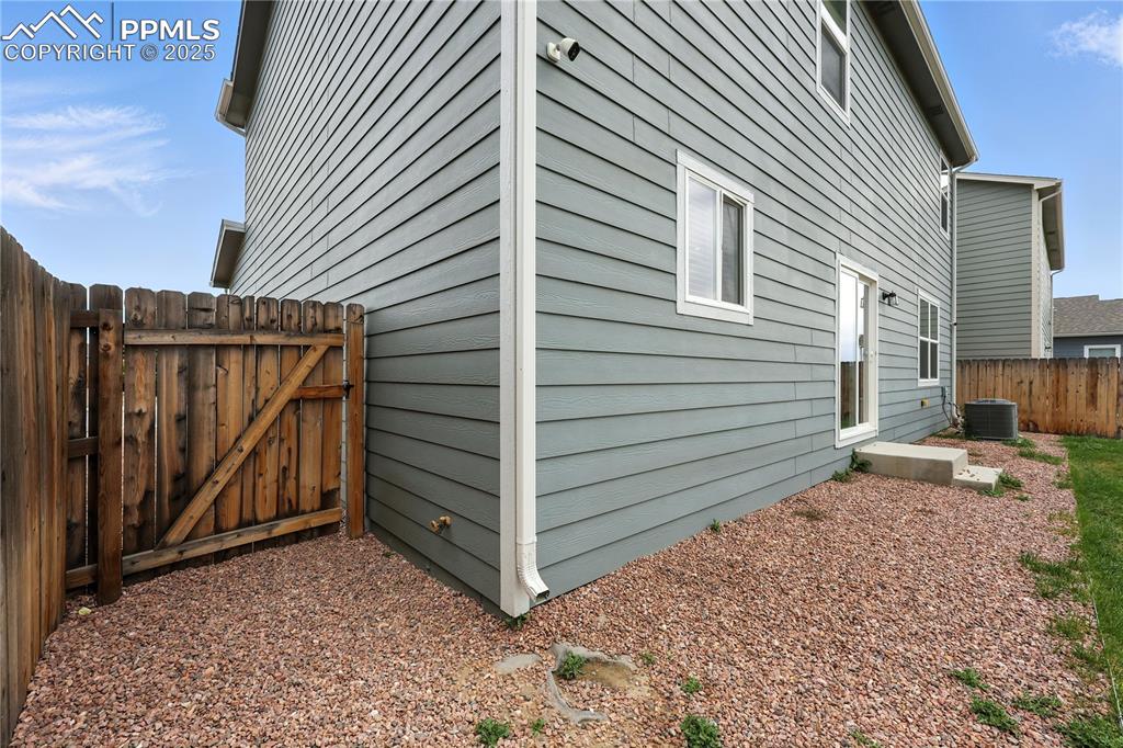 Side gate into the front yard.