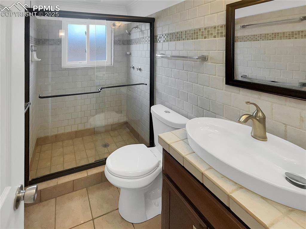 3706 N Chestnut Street