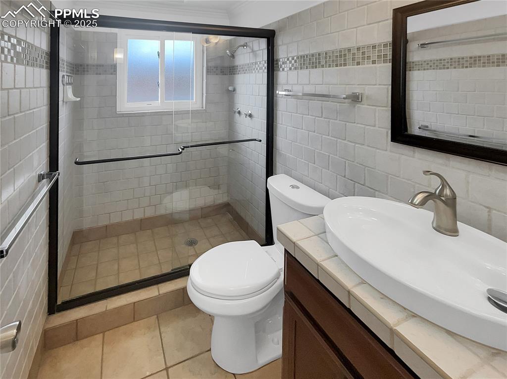 3706 N Chestnut Street