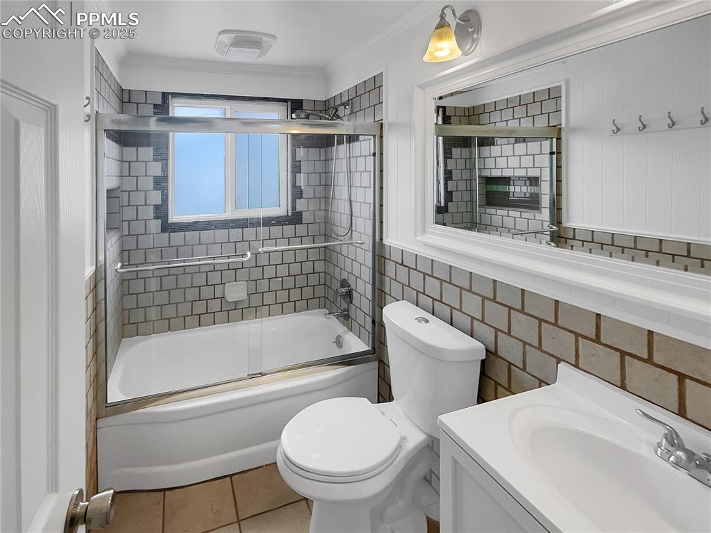 3706 N Chestnut Street