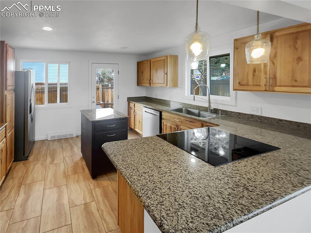 3706 N Chestnut Street photo 2