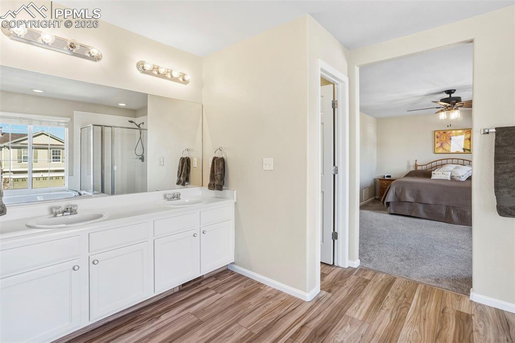 Primary Bathroom en suite