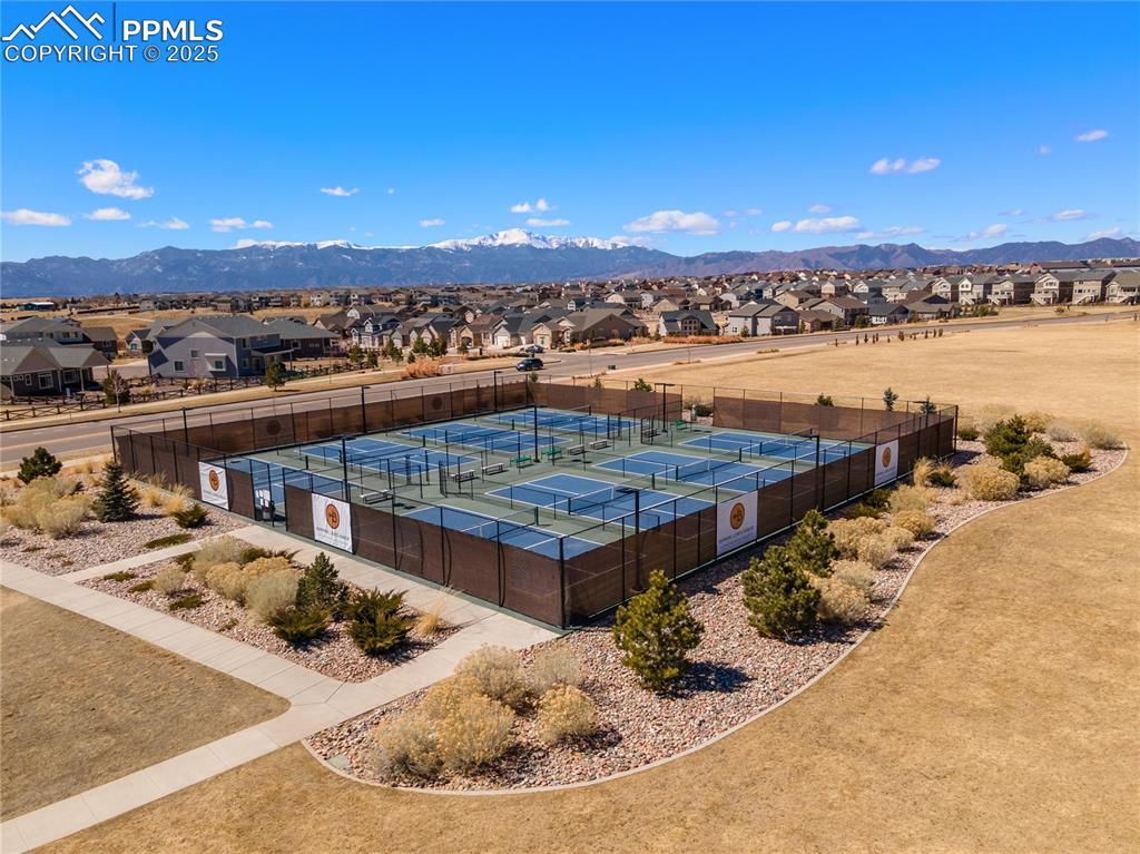 8 pickleball courts at Banning Lewis Ranch