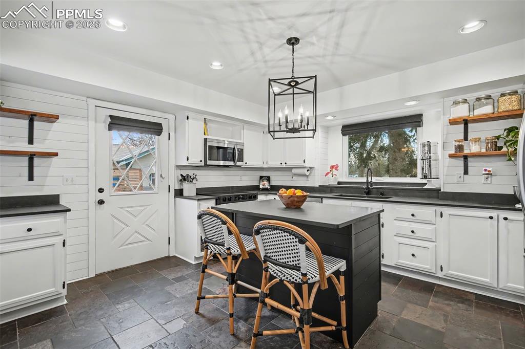 Stone Floor convenient walk out