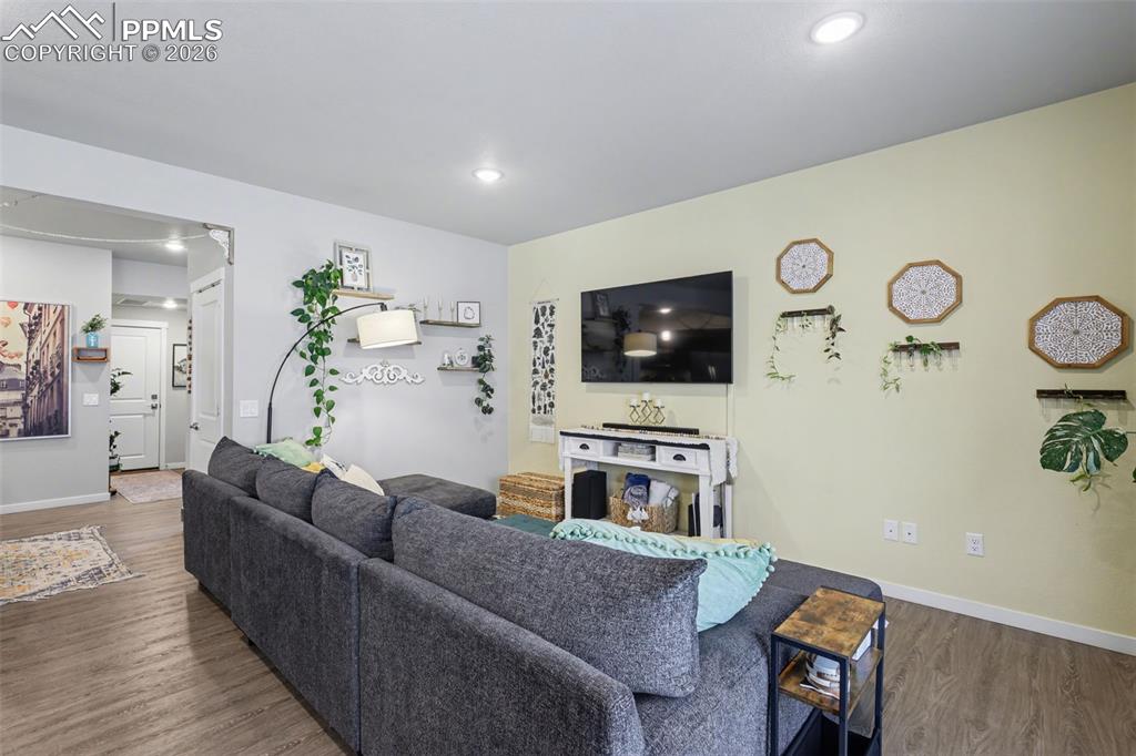 Easy living with durable laminate flooring throughout the entire main level.