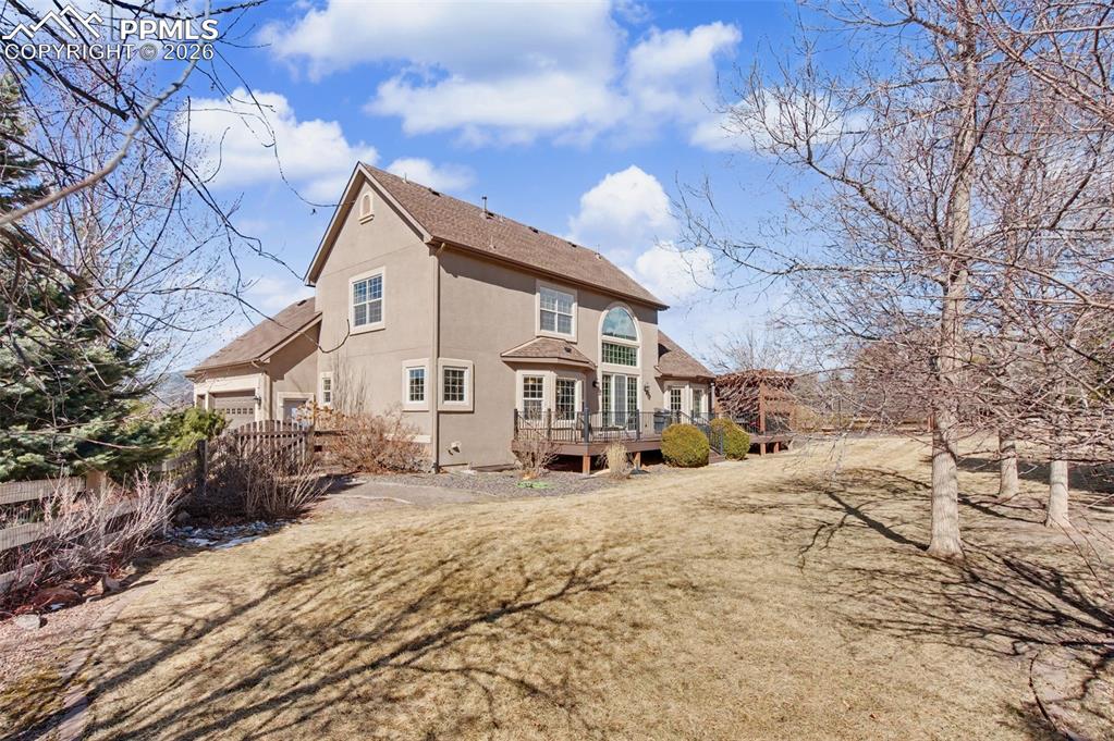 Fully Fenced Back Yard!