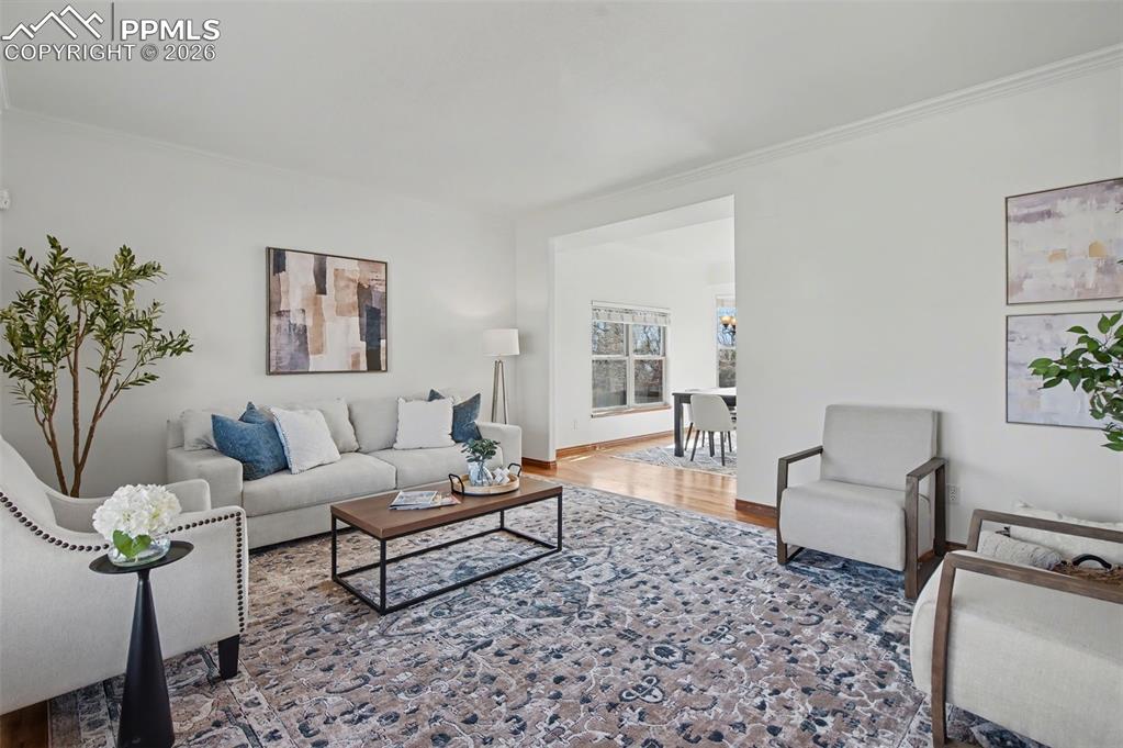 665 Robinglen Court photo 3