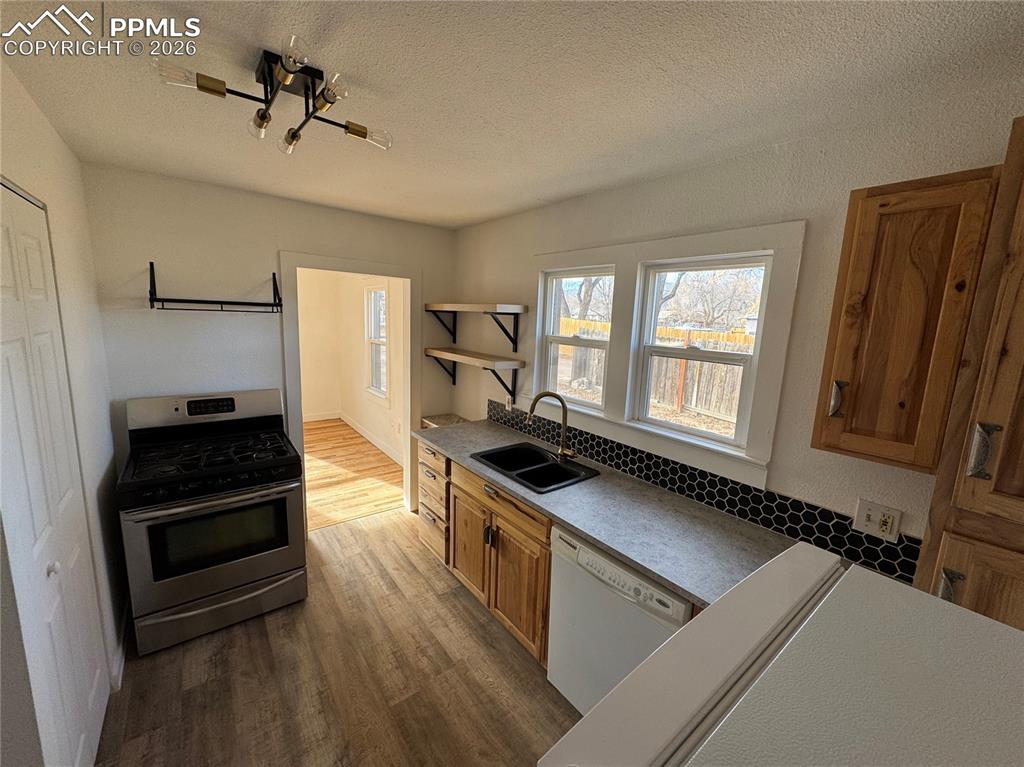 2442 E St Vrain Street