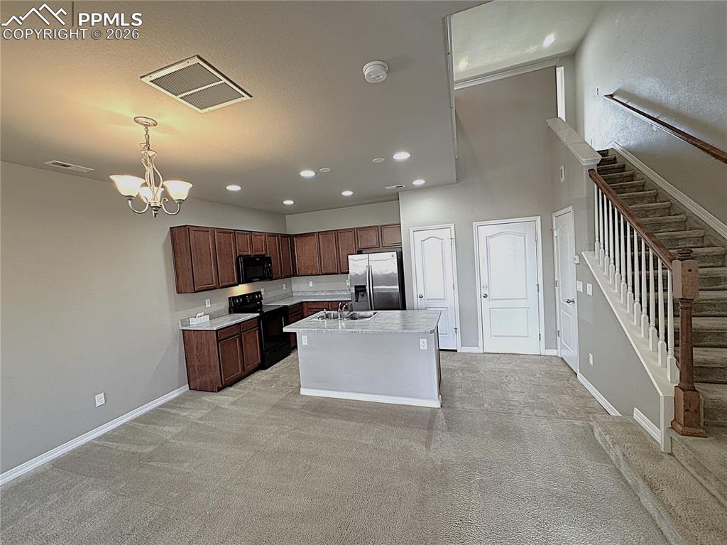 Open Floor Plan, Breakfast Bar and Dining Area