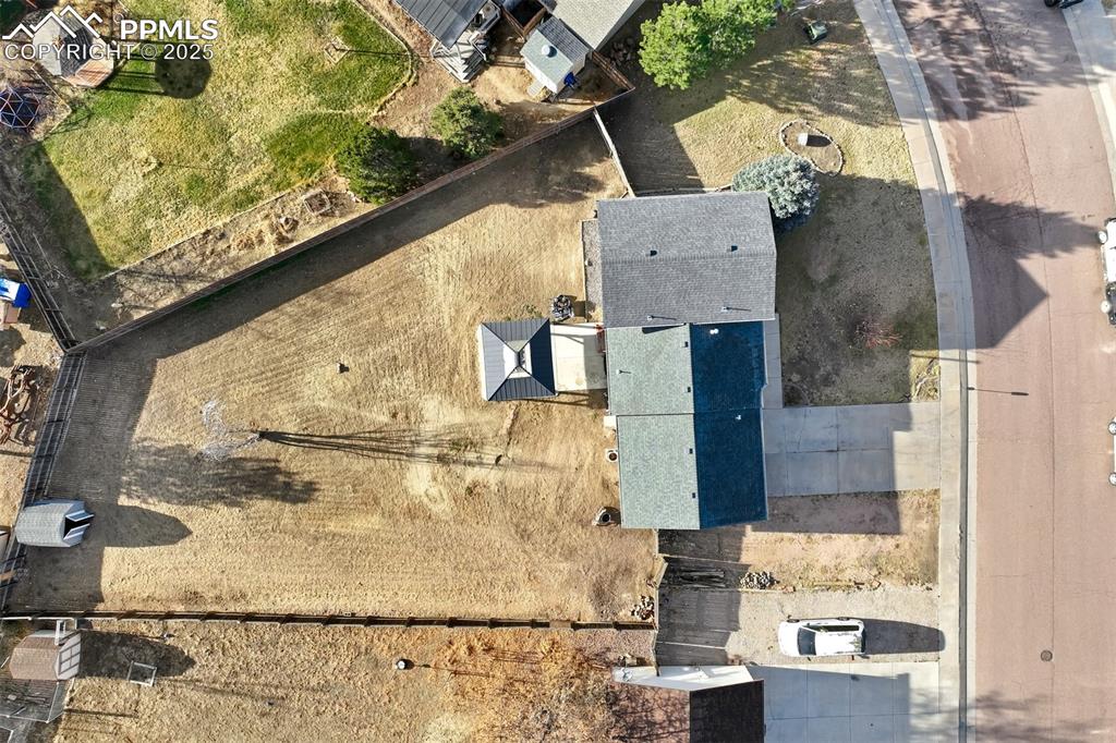 6655 Weeping Willow Drive photo 3