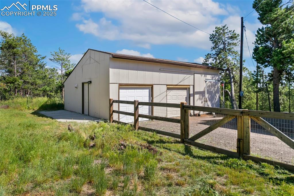 3 car with sliding door, commercial electric, available, multiple 220V circuits