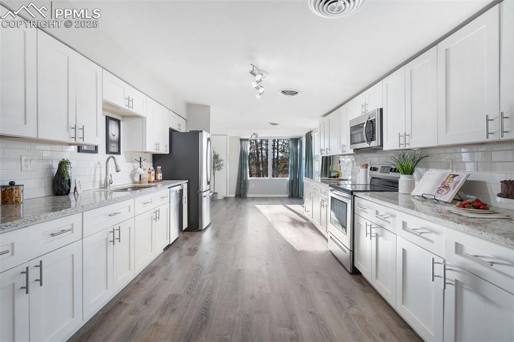 Facing the breakfast nook from the dining room