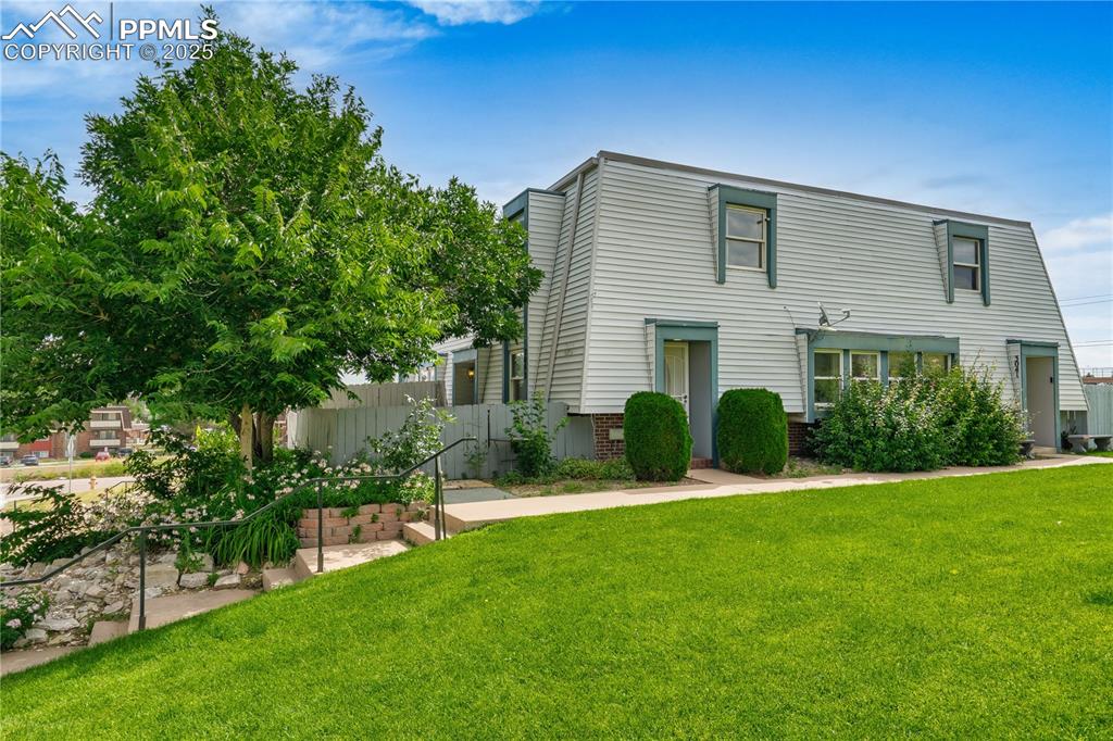 3043 E Fountain Boulevard