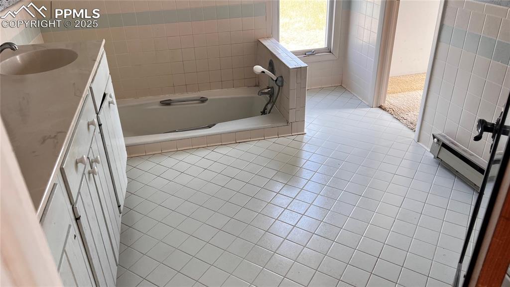 door leads to the walk-in closet