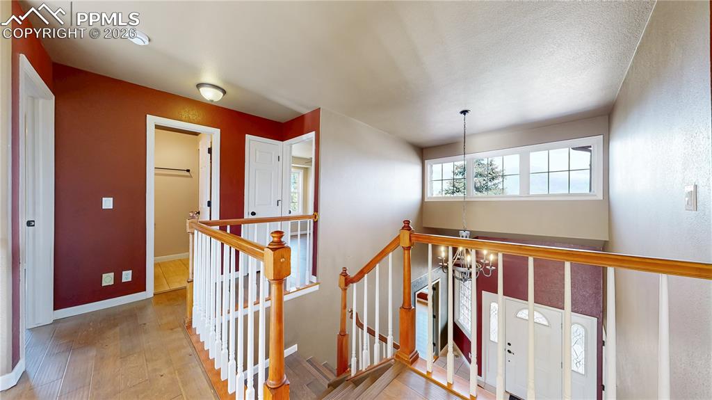 Upper level catwalk to bedrooms