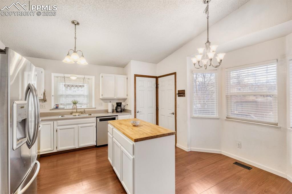 Backyard access - composite deck - Large Yard