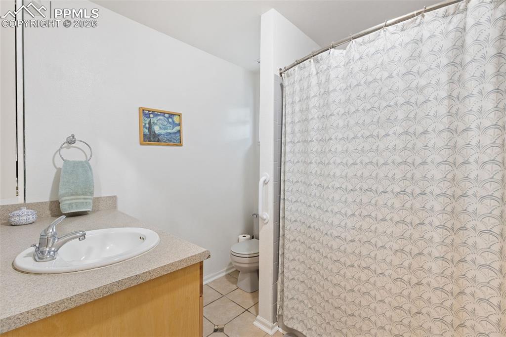 Full Guest Bathroom