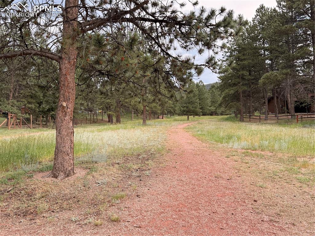 Nearby walking/hiking trail