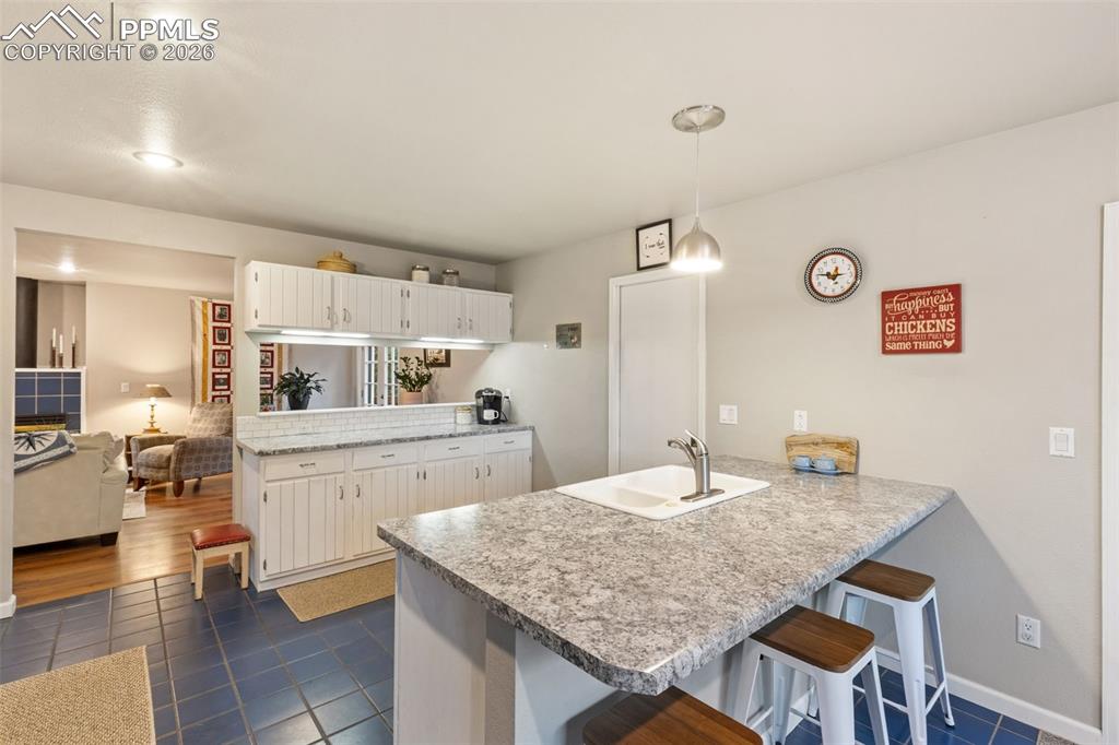 2020 Valley View Drive photo 3