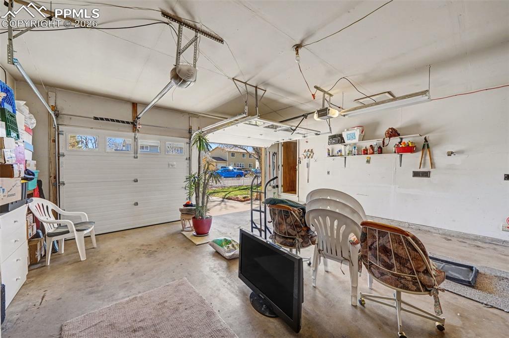 Oversized 2 Car Garage